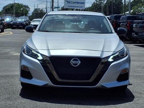 2022 Nissan Altima SR FWD