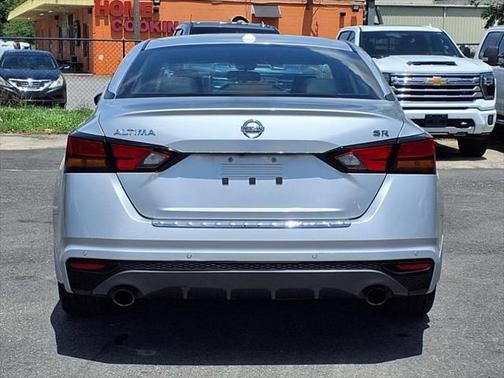 2022 Nissan Altima SR FWD
