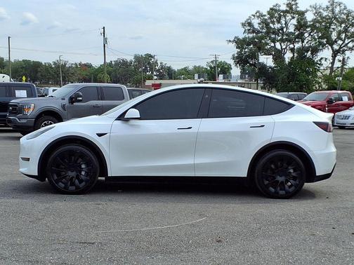 Pearl White Multi-Coat 2024 Tesla Model Y Long Range Single Motor Rear-Wheel Drive