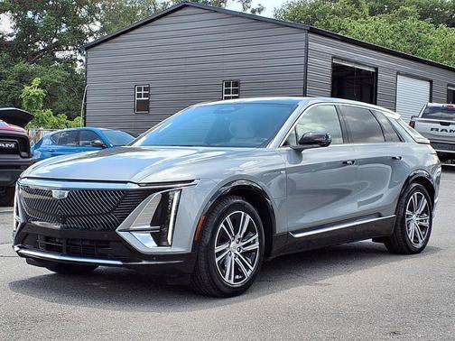 Argent Silver Metallic 2024 Cadillac LYRIQ Luxury