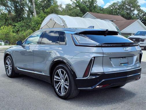 Argent Silver Metallic 2024 Cadillac LYRIQ Luxury
