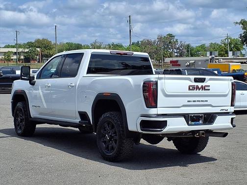 Summit White 2024 GMC Sierra 3500 AT4