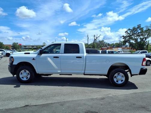 2023 RAM 3500 Tradesman Crew Cab 4x4 8' Box