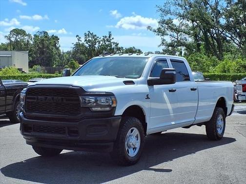 2023 RAM 3500 Tradesman Crew Cab 4x4 8' Box