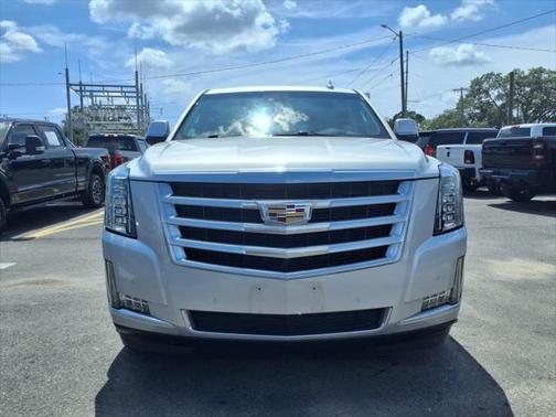 2019 Cadillac Escalade Luxury