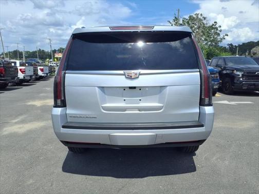 2019 Cadillac Escalade Luxury