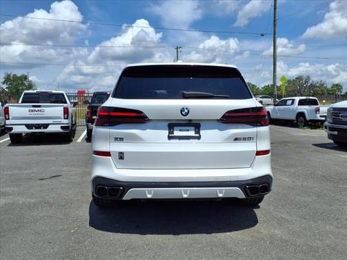 2024 BMW X5 M60i