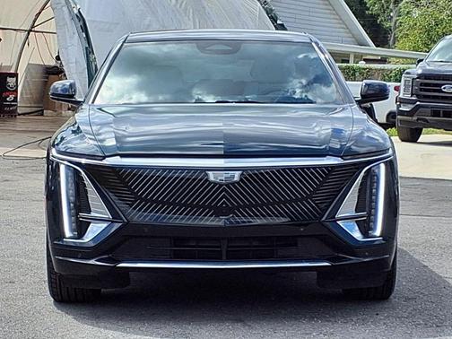 Emerald Lake Metallic 2024 Cadillac LYRIQ Luxury