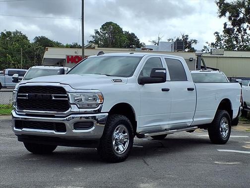 2024 RAM 2500 Tradesman Crew Cab 4x4 8' Box