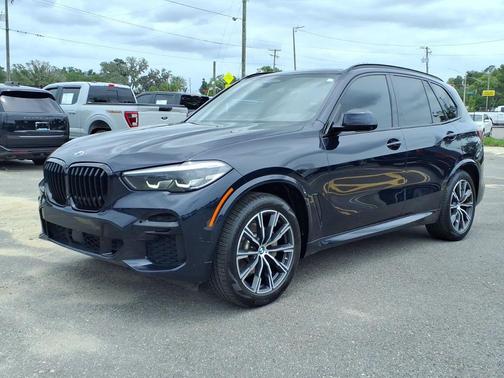 Carbon Black Metallic 2023 BMW X5 xDrive40i