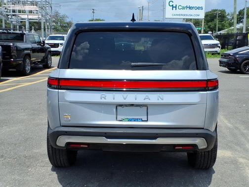 LA Silver 2024 Rivian R1S Adventure Quad Motor Large Pack