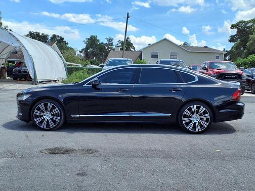 Onyx Black Metallic 2023 Volvo S90 B6 Plus