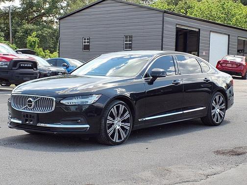 Onyx Black Metallic 2023 Volvo S90 B6 Plus