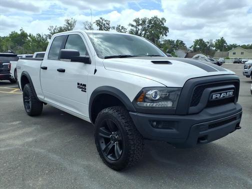 Bright White Clearcoat 2022 RAM 1500 Classic SLT