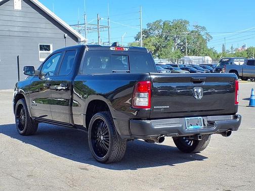 Diamond Black Crystal Pearlcoat 2022 RAM 1500 Big Horn/Lone Star