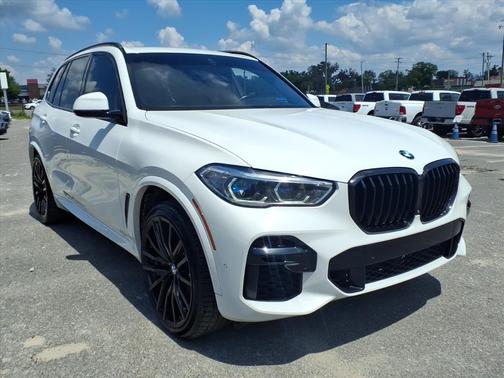 2022 BMW X5 M50i