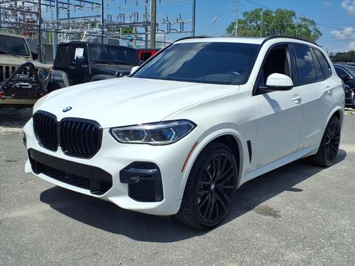2022 BMW X5 M50i