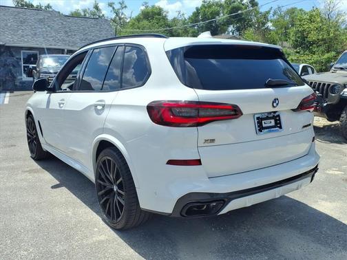 2022 BMW X5 M50i