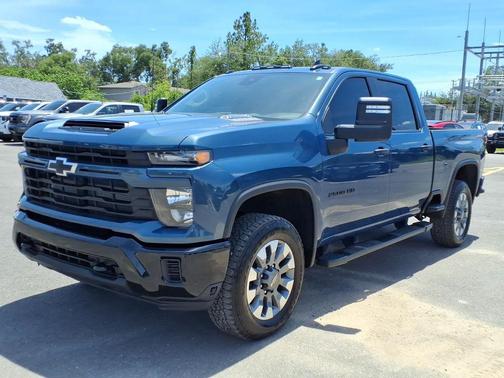 Lakeshore Blue Metallic 2024 Chevrolet Silverado 2500 Custom