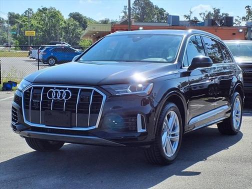 2023 Audi Q7 55 Premium Plus