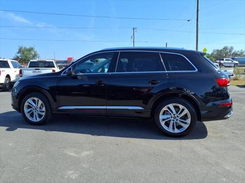 2023 Audi Q7 55 Premium Plus