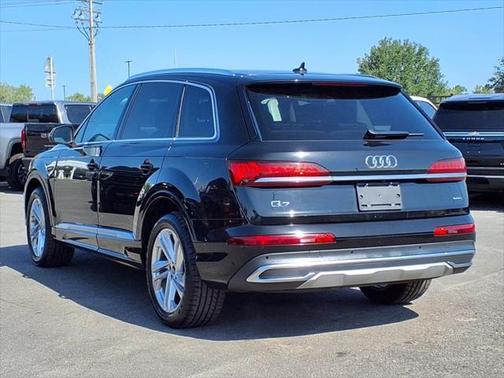 2023 Audi Q7 55 Premium Plus
