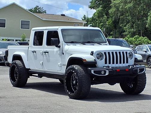 Bright White Clearcoat 2022 Jeep Gladiator Overland
