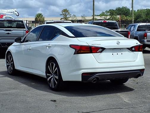 2021 Nissan Altima SR FWD