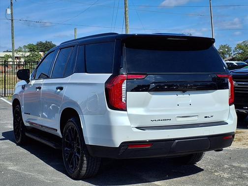 2023 GMC Yukon SLT