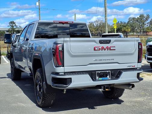 2025 GMC Sierra 2500 AT4