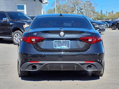 2023 Alfa Romeo Giulia Veloce RWD