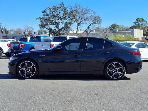 2023 Alfa Romeo Giulia Veloce RWD