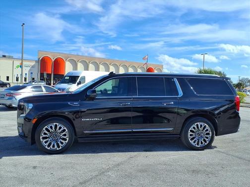 2023 GMC Yukon XL Denali Ultimate
