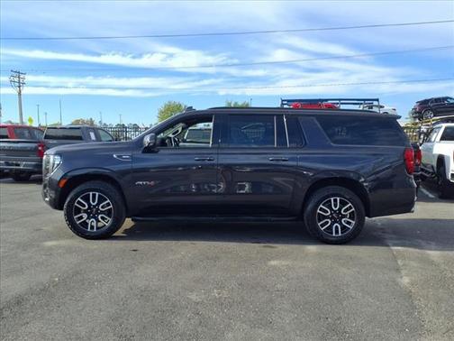 2023 GMC Yukon XL 4WD AT4