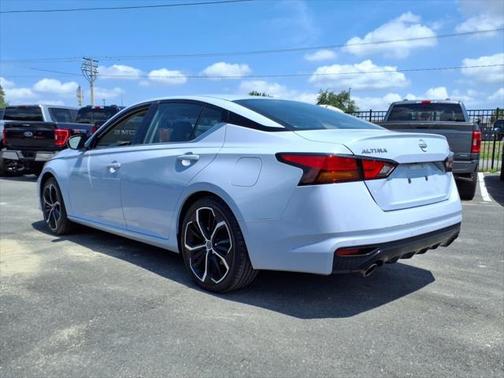 2023 Nissan Altima SR FWD