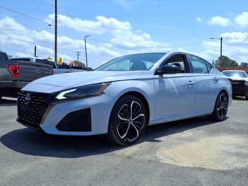 2023 Nissan Altima SR FWD