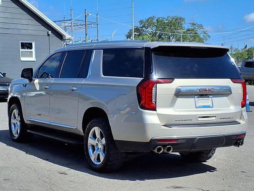 Pearl Beige Metallic 2022 GMC Yukon XL Denali