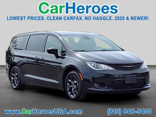 Brilliant Black Crystal Pearlcoat 2019 Chrysler Pacifica Touring Plus