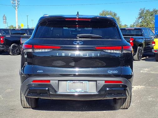 2024 INFINITI QX60 Luxe
