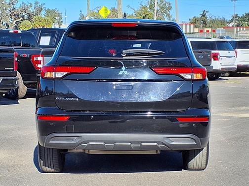 2024 Mitsubishi Outlander ES 2.5 2WD