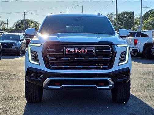 2025 GMC Yukon XL 4WD AT4