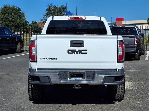 2017 GMC Canyon Base