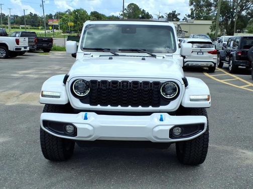 Bright White Clearcoat 2024 Jeep Wrangler 4xe High Altitude