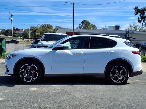 2022 Alfa Romeo Stelvio Ti