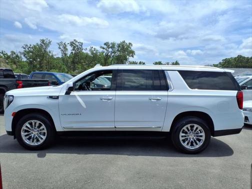 2023 GMC Yukon XL SLT