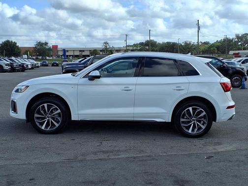 Ibis White 2023 Audi Q5 45 S line Premium Plus