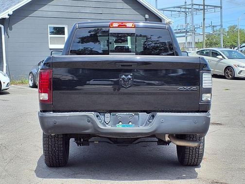 Diamond Black Crystal Pearlcoat 2019 RAM 1500 Classic Warlock Quad Cab 4x4 6'4' Box