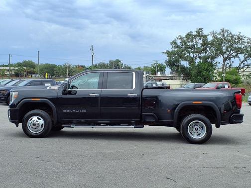 Onyx Black 2022 GMC Sierra 3500 Denali