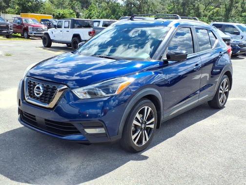 Deep Blue Pearl Metallic 2020 Nissan Kicks SR