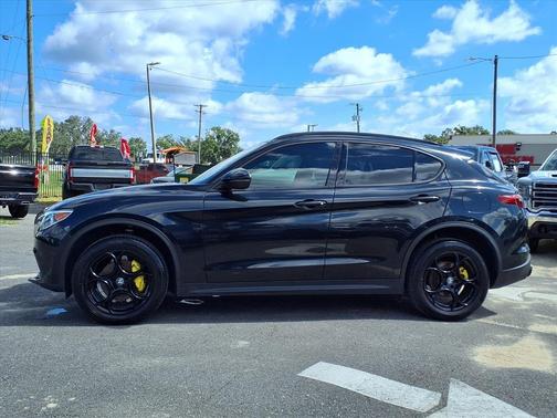 2022 Alfa Romeo Stelvio Sprint